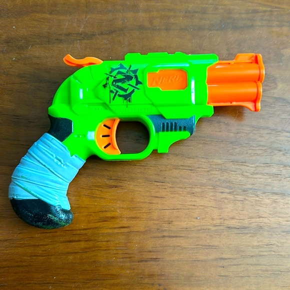 Nerf Zombie Strike Double Strike Blaster Green Soft Dart Pistol Gun - Picture 1 of 4